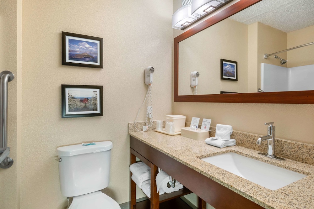 Comfort Inn Medford North - photo 20