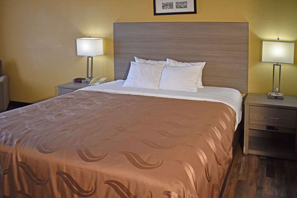 Quality Inn & Suites Kearneysville Martinsburg - photo 10