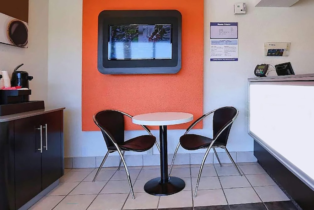 Super 8 by Wyndham Walnut Creek - photo 21