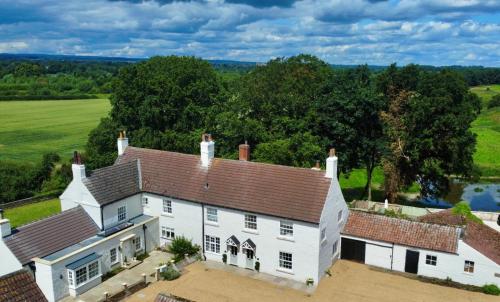 Moat Cottage Newby Hall Ripon North Yorkshire — 4-Star Luxury Hotel in Ripon, United Kingdom