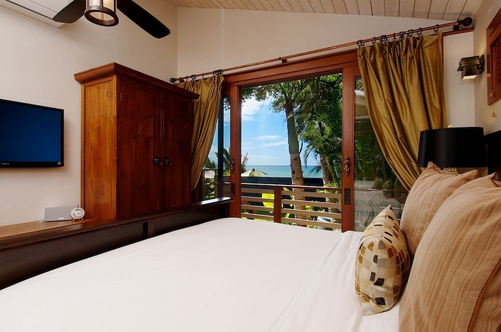Maui Beachcomber - featured photo