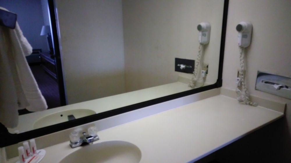 Baymont Inn and Suites Shreveport Airport - photo 17