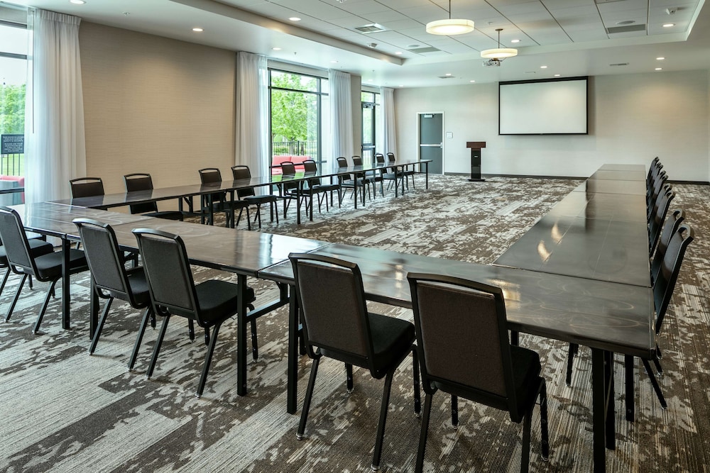 Hilton Garden Inn Wenatchee - photo 41