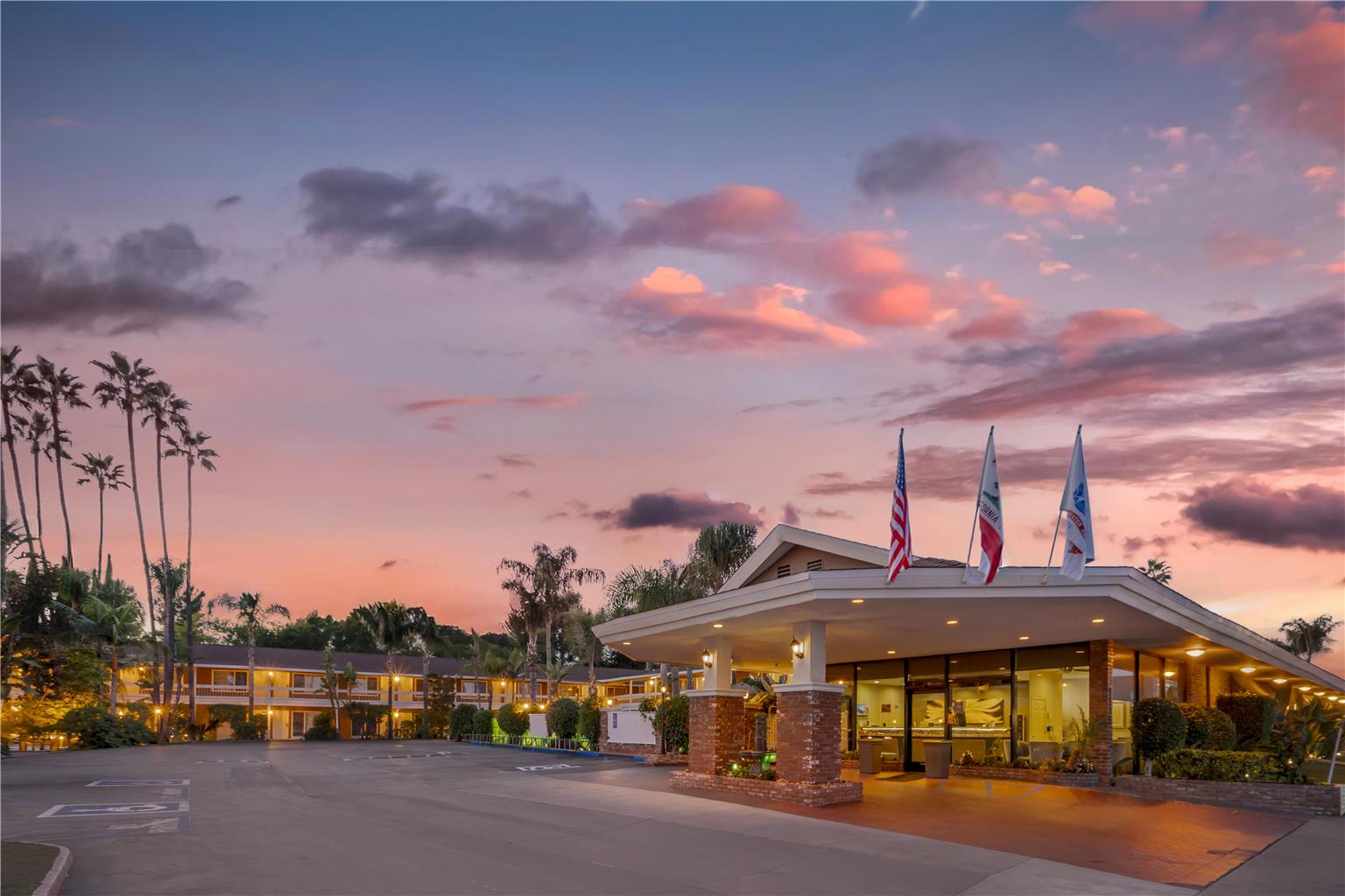 Best Western Plus Carriage Inn — hotel in Van Nuys