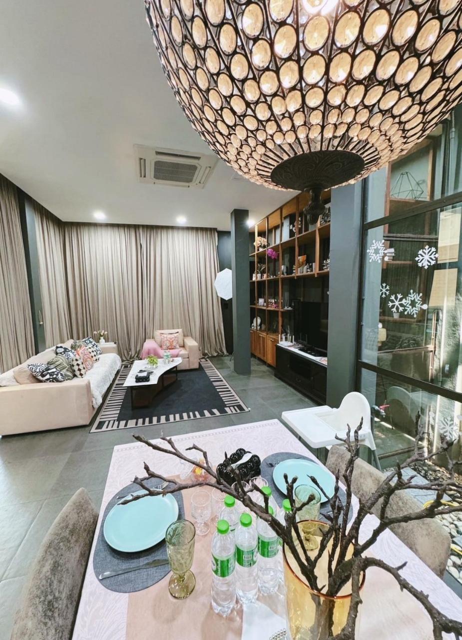 Bangkok Thailand Core Business District 3b3b Duplex Private House Family Room Cooking Smoking Nursery