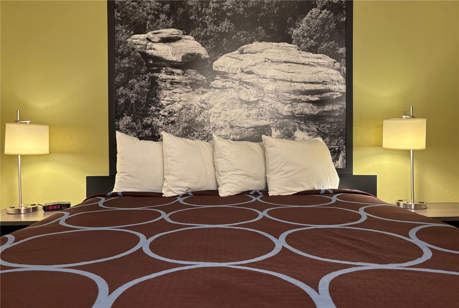 Super 8 by Wyndham Metropolis - photo 11