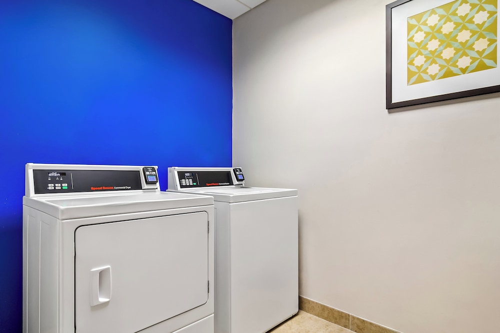 Holiday Inn Express & Suites Jacksonville SE Med Ctr Area by IHG - photo 40