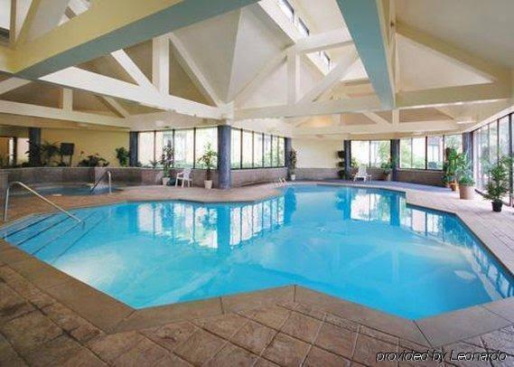 Clarion Hotel & Suites Conference Center - photo 2