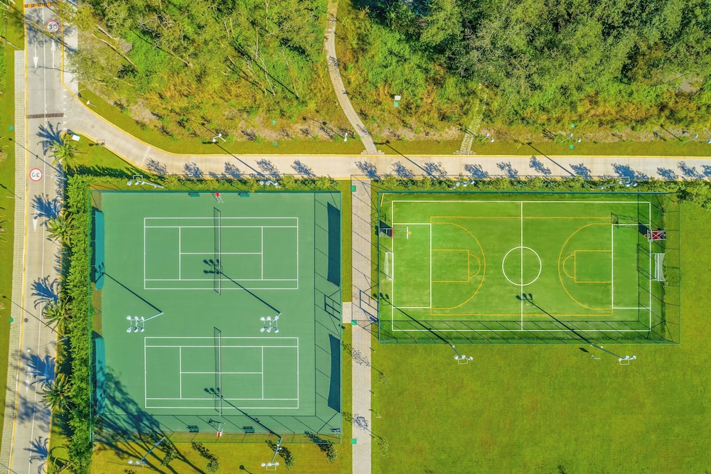 Tennis court