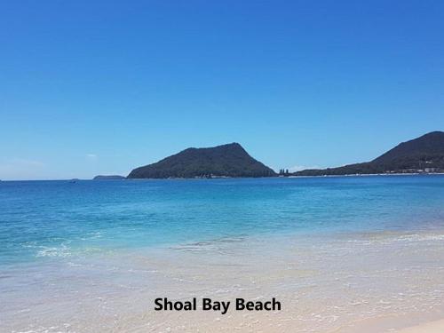 Shoal Towers unit 1 11 Shoal Bay Road Wi Fi Air Conditioning fantastic unit across the road from beach in Hawks Nest, Australia