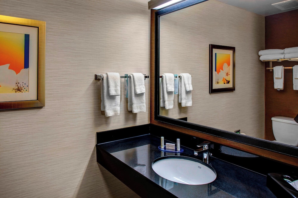 Fairfield by Marriott Inn & Suites Emporia I 95 - photo 16