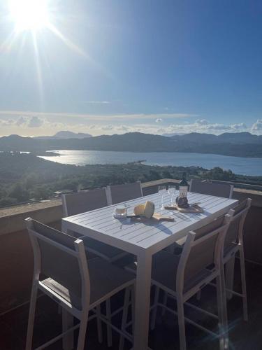 Appartement vue Mer sur la Costa Smeralda — 4-Star Luxury Hotel in Olbia, Italy