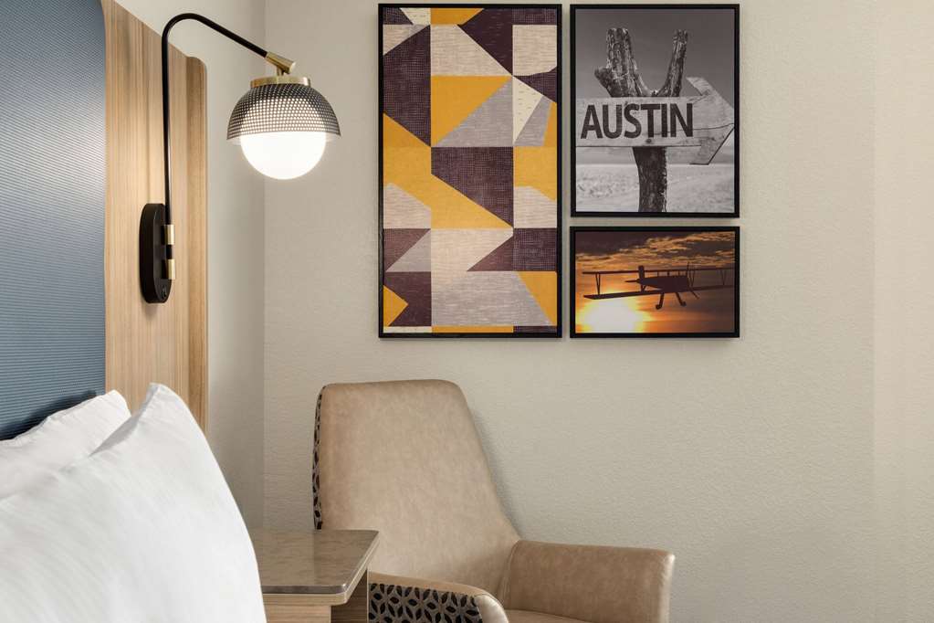 La Quinta Inn & Suites by Wyndham Austin Southwest - photo 33