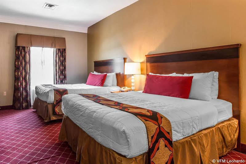 Black Bear Inn & Suites - photo 12