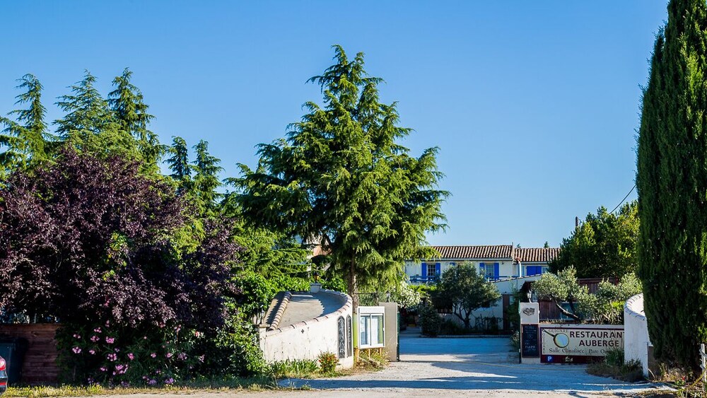 Le H De Sernhac — Sernhac — photo 2