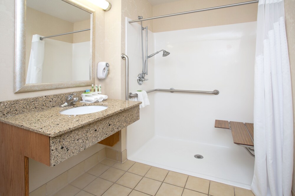 Abilene Inn & Suites - photo 16