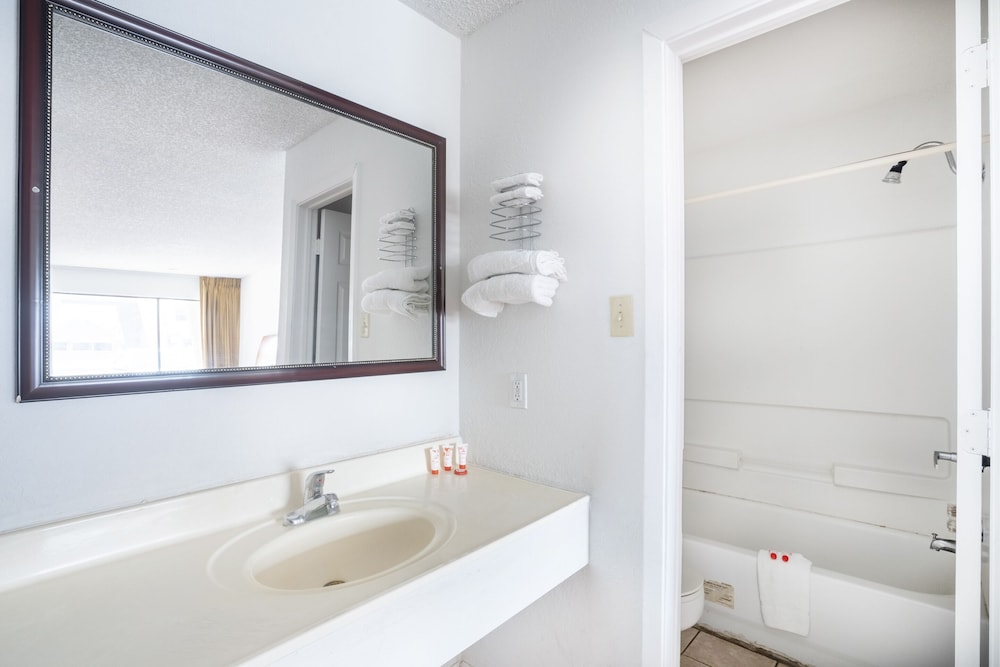 OYO Hotel Groesbeck - photo 20