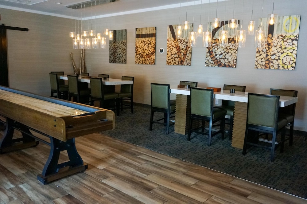 DoubleTree by Hilton Neenah - photo 48
