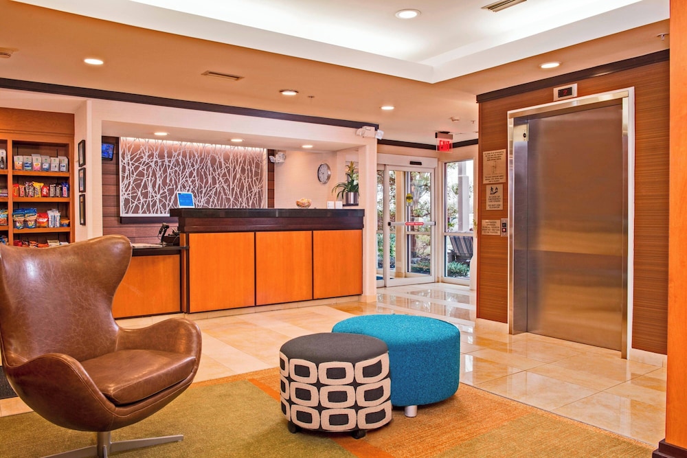 Fairfield Inn & Suites by Marriott Frederick - photo 3