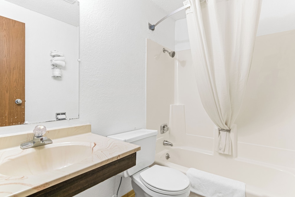 Super 8 by Wyndham Little Falls - photo 14