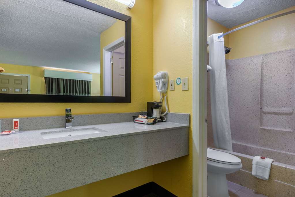 Econo Lodge Nashville near Percy Priest Lake - photo 20