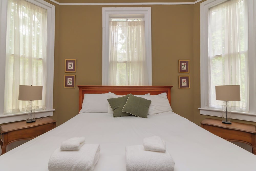 Goldfinch Mansion Historic Luxury on the Park - photo 23