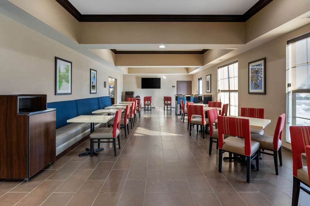 Comfort Inn & Suites Cedar Rapids CID Eastern Iowa Airport - photo 48