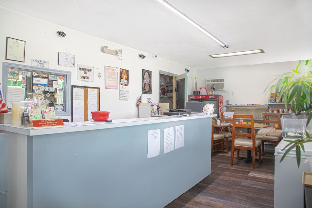 Oyo Hotel Calhoun Ga I 75 - photo 2