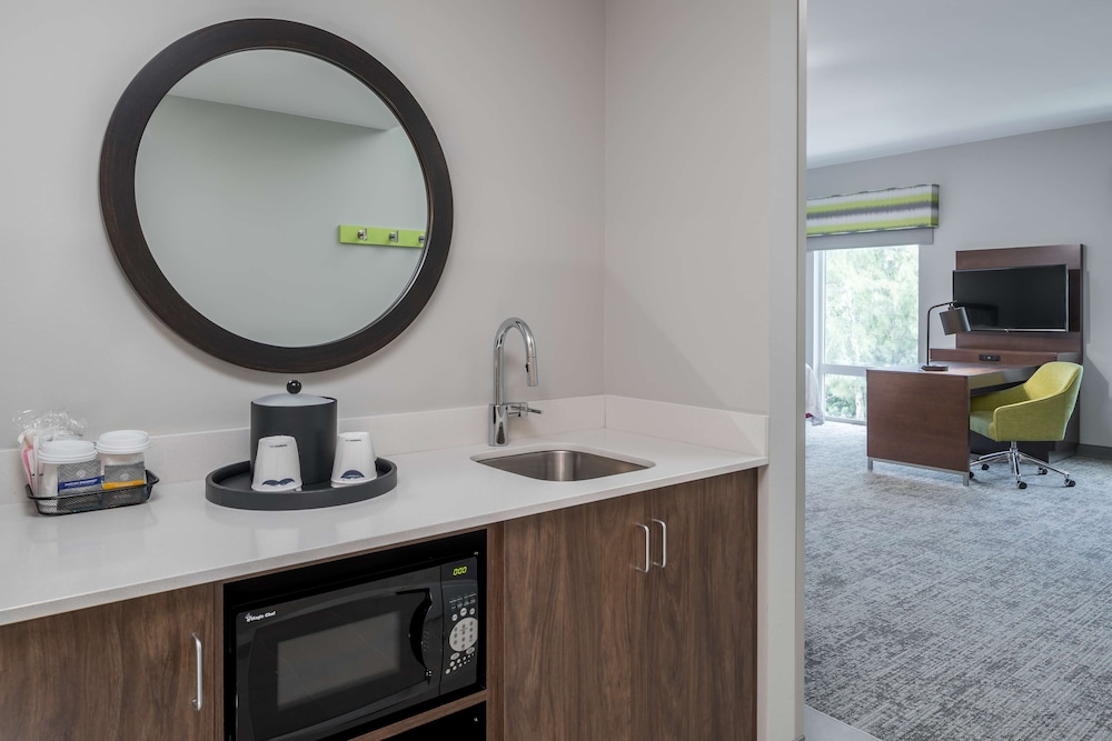 Hampton Inn & Suites Cape Canaveral Cruise Port - photo 24