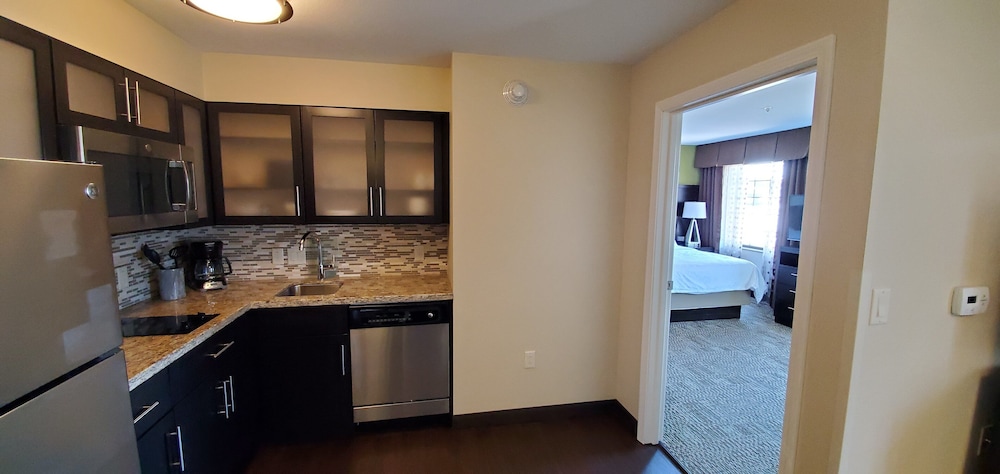 Staybridge Suites Eau Claire Altoona by IHG - photo 28