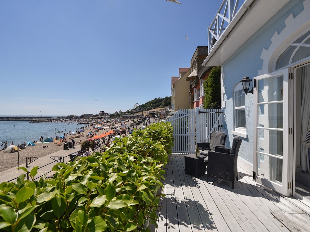 1 Argyle House — 4-Star Luxury Hotel in Lyme Regis, United Kingdom
