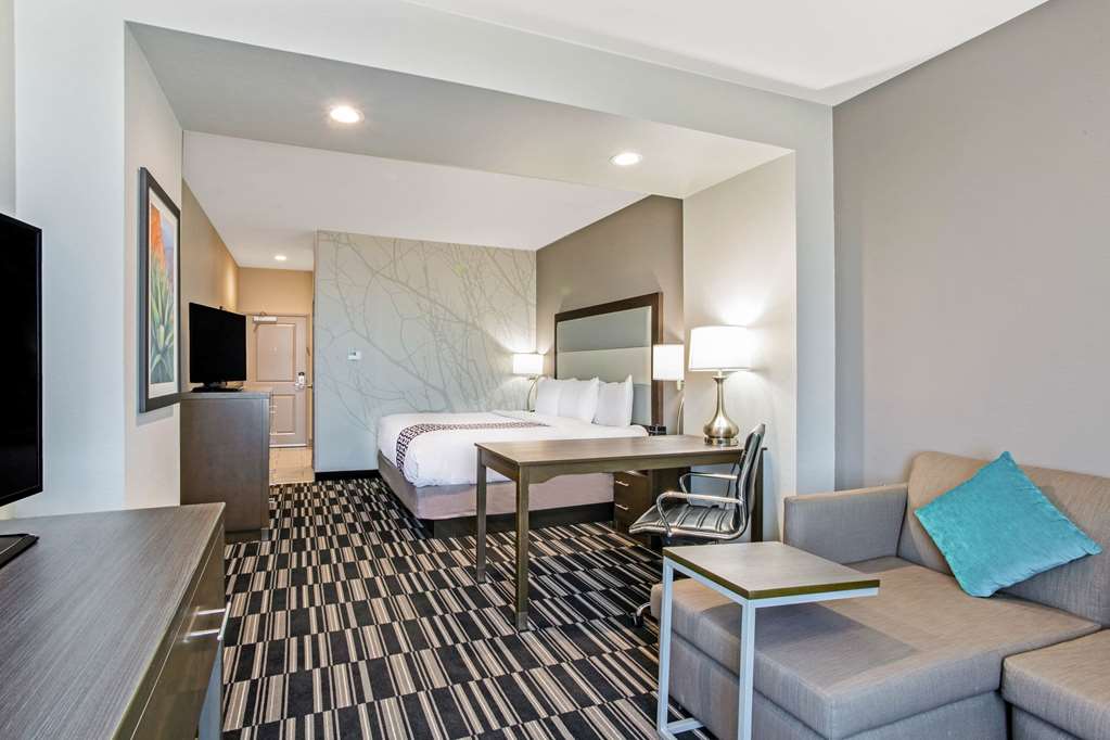 La Quinta Inn & Suites by Wyndham Sweetwater East - photo 23