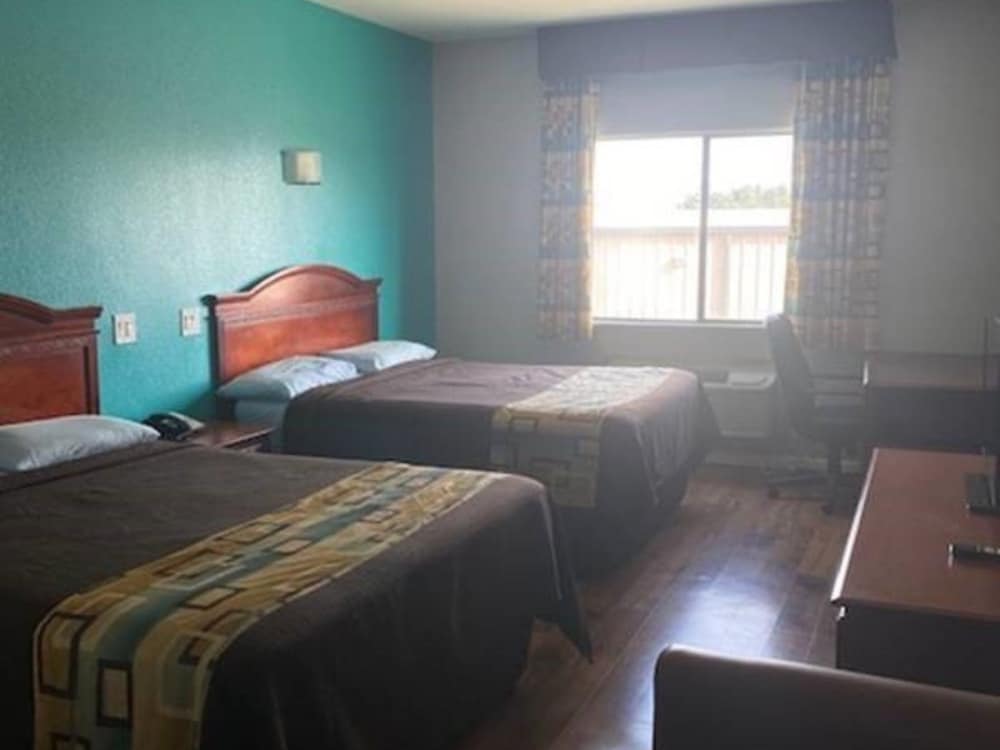 Tropicana Inn and Suites - photo 14