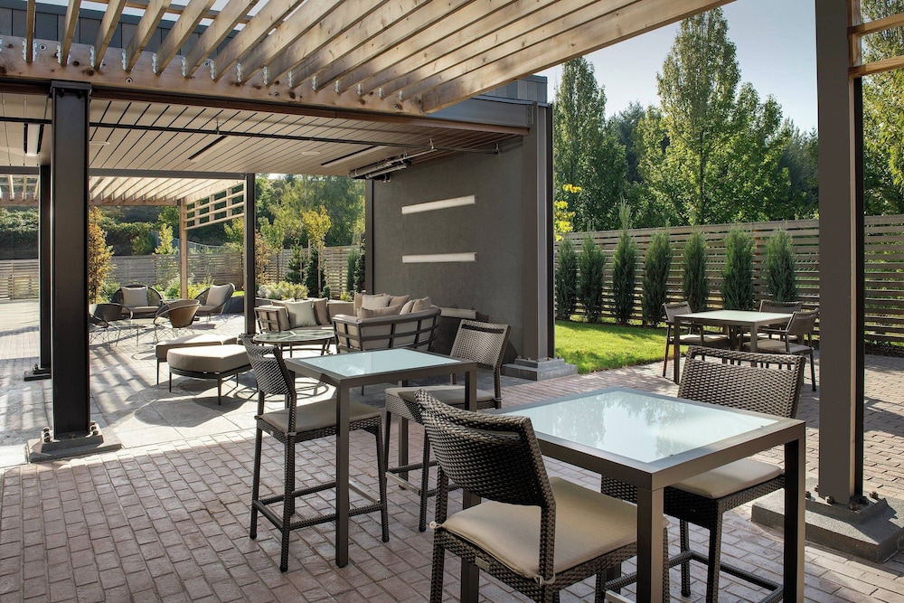 Courtyard by Marriott Portland East - photo 24