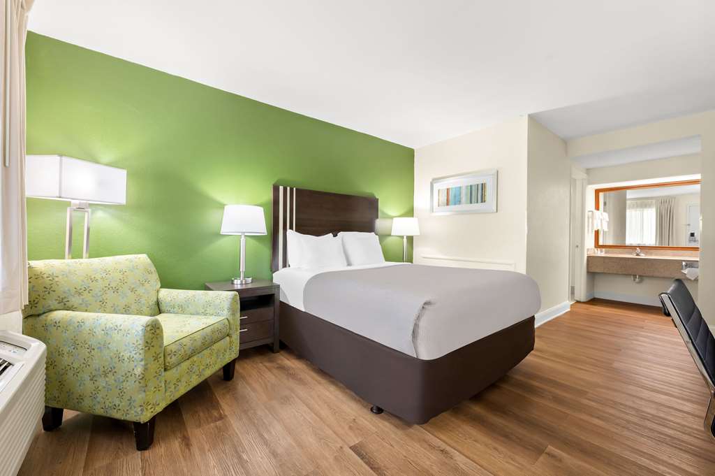 Quality Inn Pelham I 65 exit 246 - photo 23