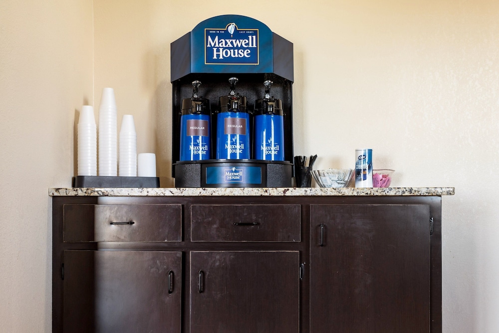 Red Roof Inn Anderson IN - photo 4