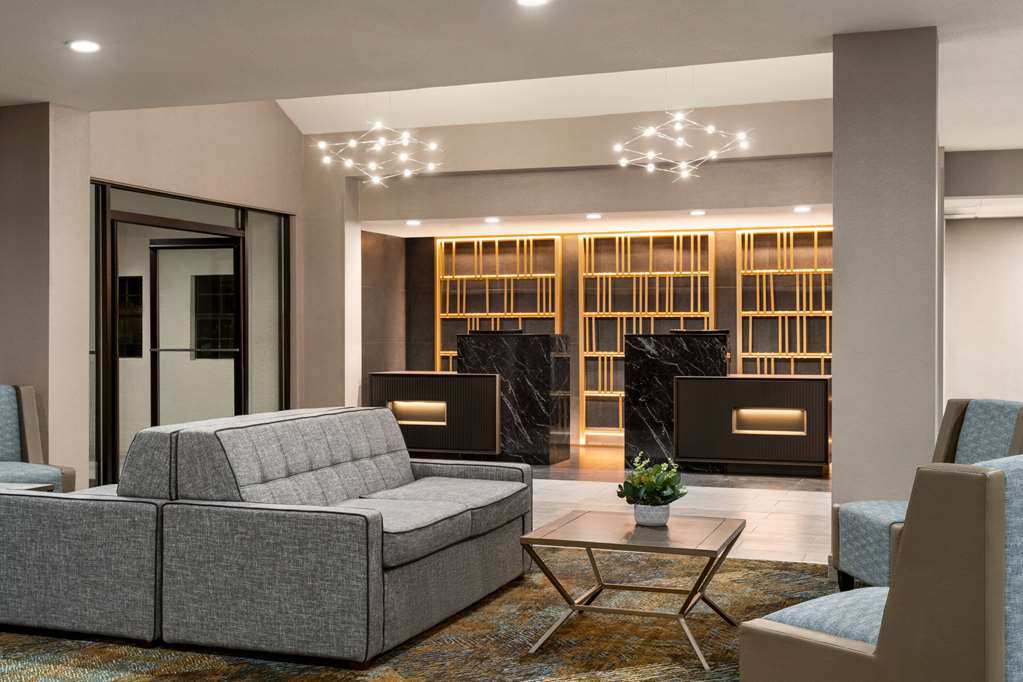 La Quinta Inn & Suites by Wyndham Round Rock North - photo 7