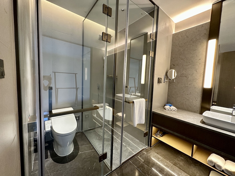 Blue City Fenghe Resort Hotel in Jiaxing, People's Republic of China