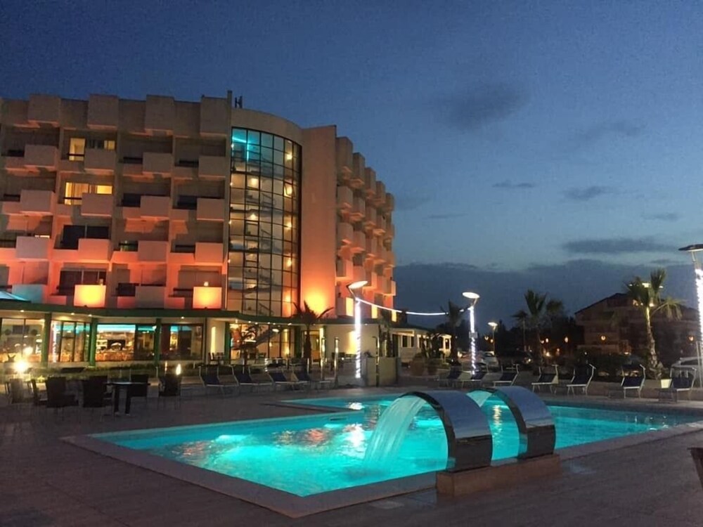 Hotel Residence Imperial — 4-Star Luxury Hotel in Misano Adriatico, Italy