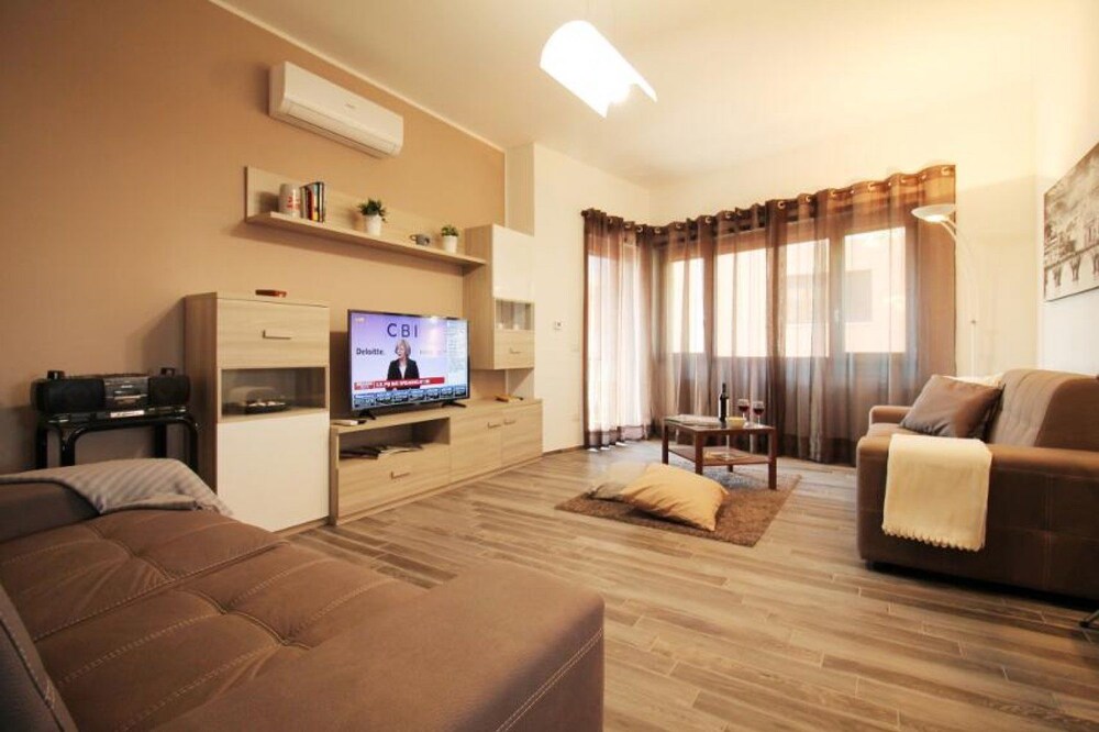Eur Bright Spacious Terraced Apartment with private parking only for Small Cars — 4-Star Luxury Hotel in Rome, Italy