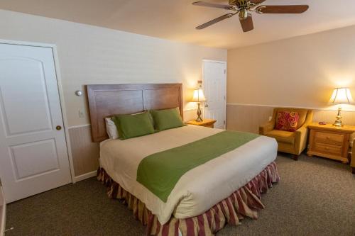 June Lake Motel - photo 10