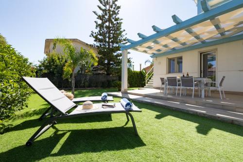 Villa Amalfi — 4-Star Luxury Hotel in Campofelice Di Roccella, Italy