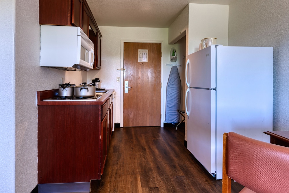 All Towne Suites - photo 23