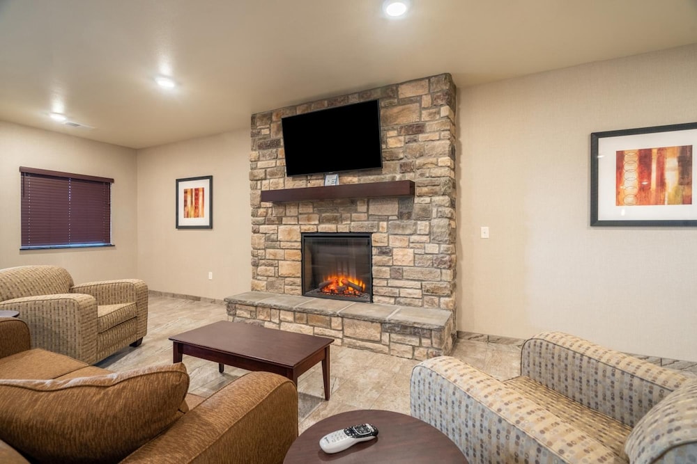 Cobblestone Hotel & Suites Newport - photo 27