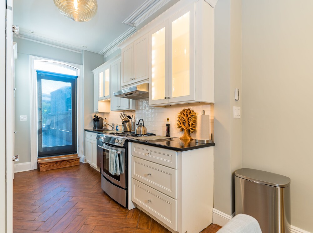 Deedee's Brownstone Van Vorst Park - photo 22