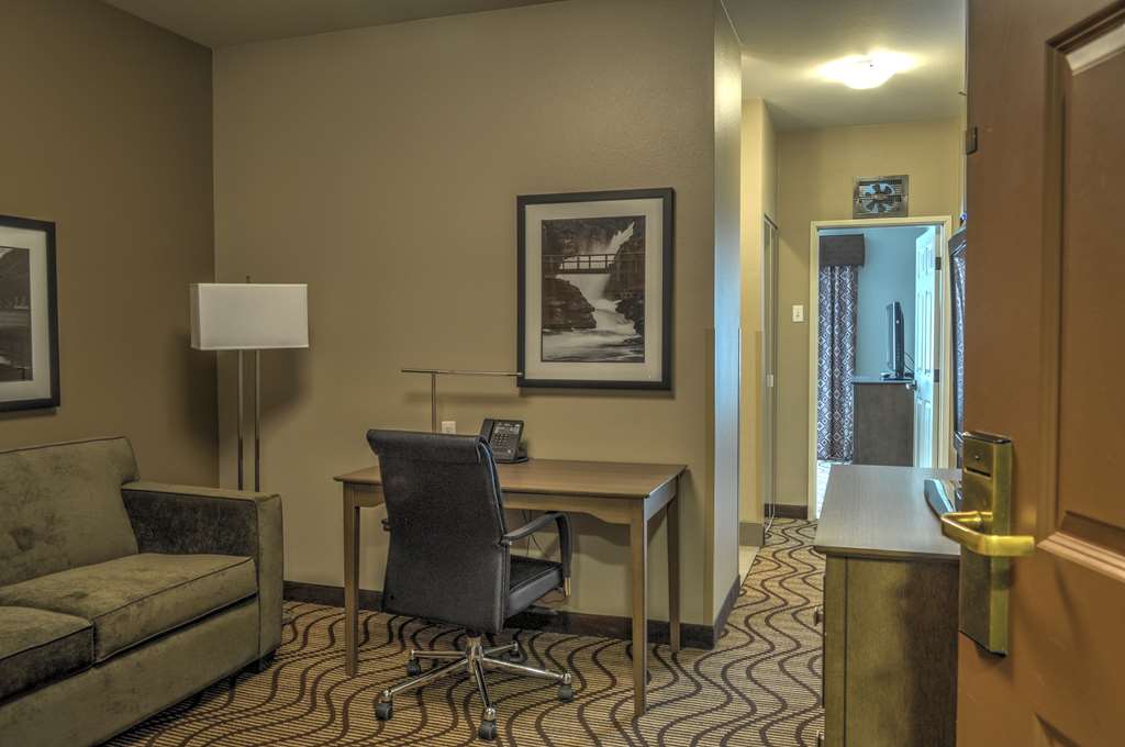 Best Western Plus Kalispell Glacier Park West Hotel & Suites - photo 21