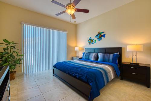 Villa Calla 3 Beds 4 5 Baths 6 Guests Gulf Access & Pool Spa Incl.10 Off Boat Rental — 4-Star Luxury Hotel in Cape Coral, United States