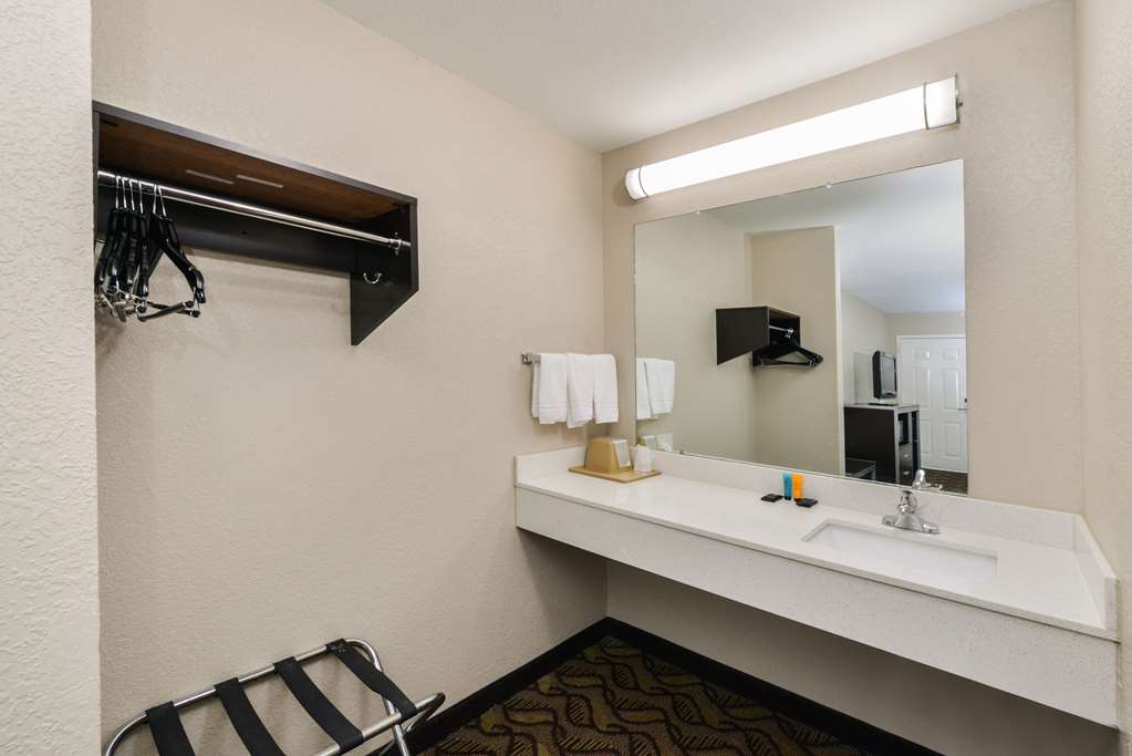Americas Best Value Inn Pasadena Houston - photo 14