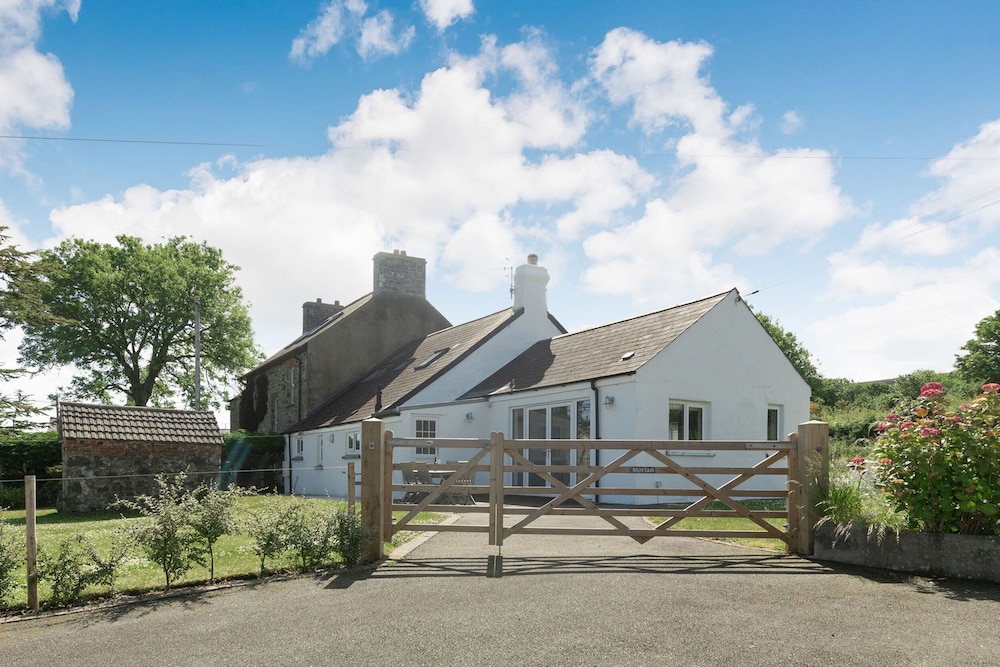Morlan Cottage — 4-Star Luxury Hotel in Newport, United Kingdom