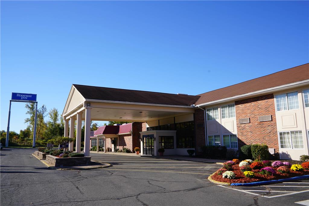 Rodeway Inn & Suites East Windsor - photo 6
